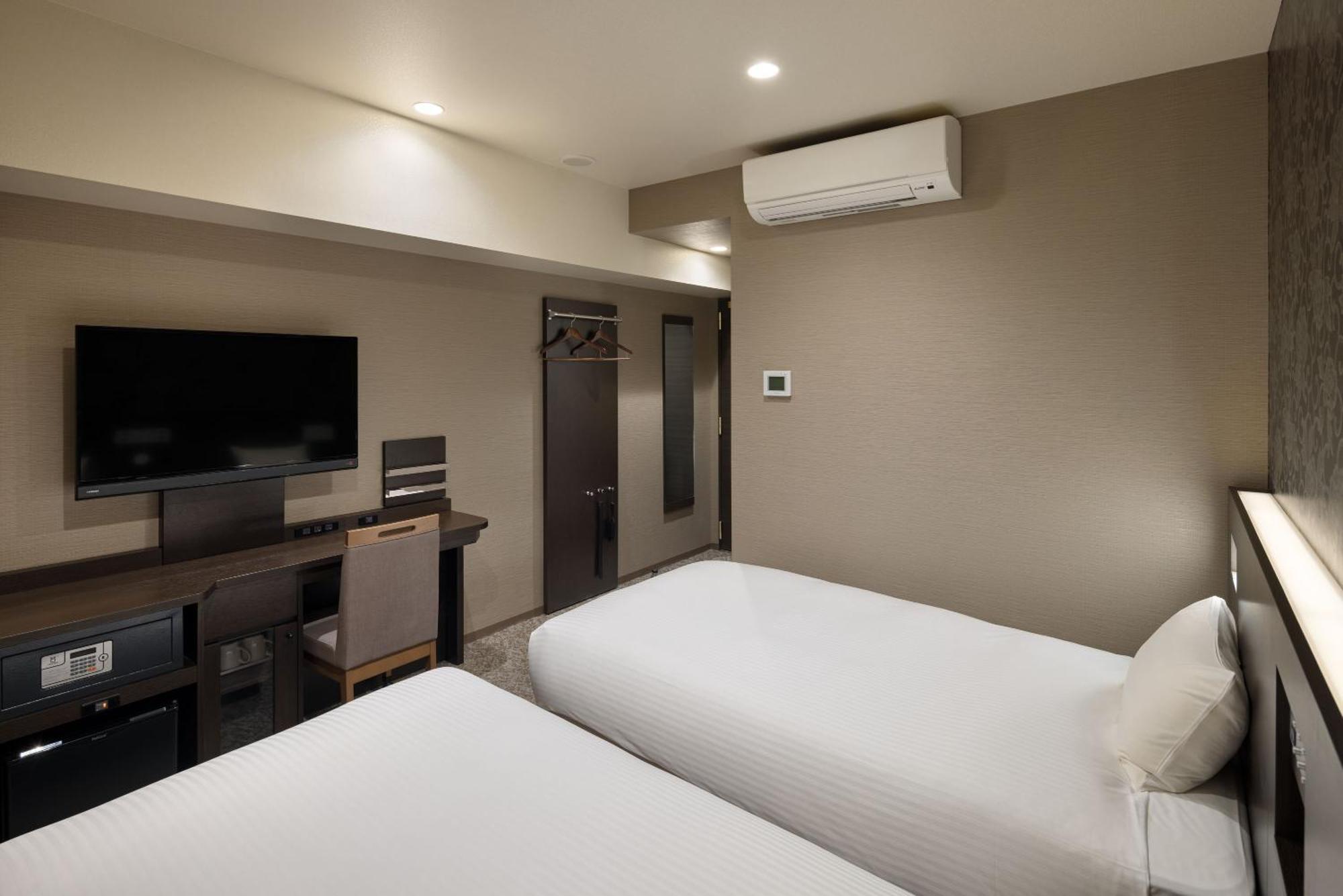 The B Namba-Kuromon Hotel Osaka Exterior photo